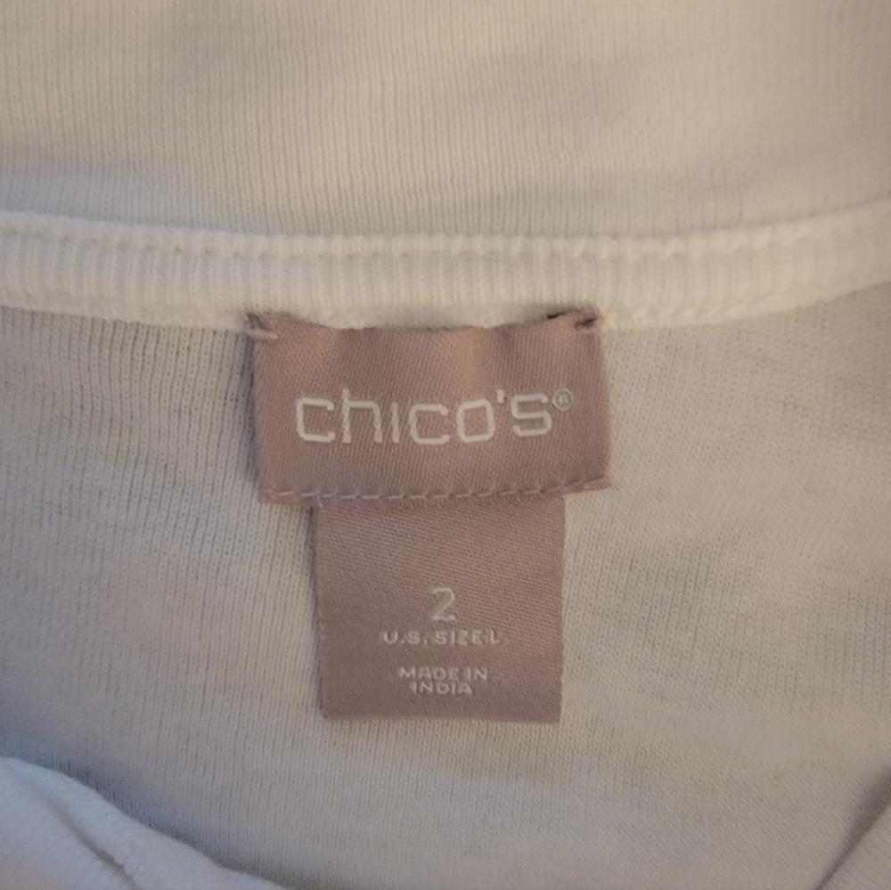 Chico's Size 2 White Top (Fits Like A Chico's Size 3) - Picture 4 of 6